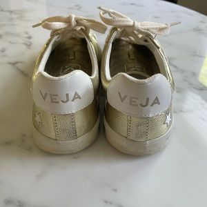 Madewell x Veja Sneakers in Gold Leather
